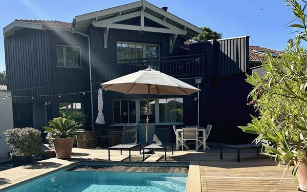 Cap Ferret, plein centre jetée Bélisaire, très belle villa d’architecte entièrement rénovée (3 chambres)