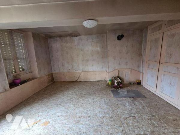 A VENDRE sur la commune de VILLIERS LE BOIS (10210), une maison d'habitation avec ses dépendanc...