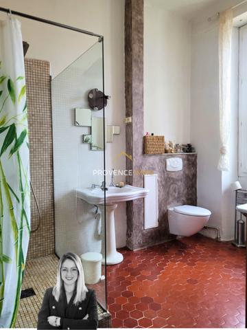 Salon-de-Provence (13300) LE CACHET DE LA MAISON DE VILLE AVEC UN EXTERIEUR