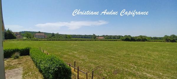 5 minutes de Génelard, au calme, maison en pierre, de plain-pied, rénovée en 2025, de 118.50 m², 135 m² de grenier aménageable, sur terrain de 2 161 m²