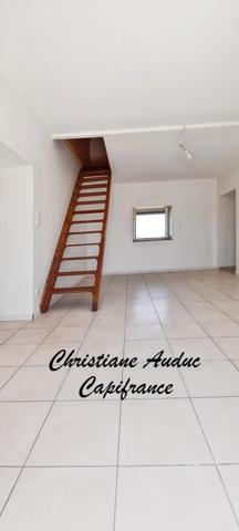 5 minutes de Génelard, au calme, maison en pierre, de plain-pied, rénovée en 2025, de 118.50 m², 135 m² de grenier aménageable, sur terrain de 2 161 m²