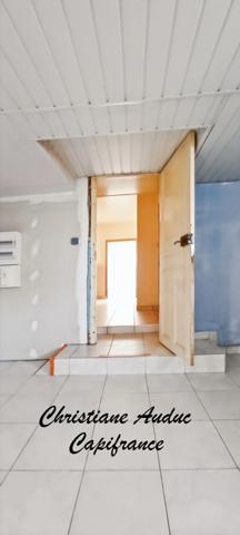 5 minutes de Génelard, au calme, maison en pierre, de plain-pied, rénovée en 2025, de 118.50 m², 135 m² de grenier aménageable, sur terrain de 2 161 m²