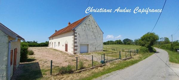 5 minutes de Génelard, au calme, maison en pierre, de plain-pied, rénovée en 2025, de 118.50 m², 135 m² de grenier aménageable, sur terrain de 2 161 m²