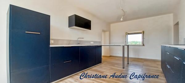 5 minutes de Génelard, au calme, maison en pierre, de plain-pied, rénovée en 2025, de 118.50 m², 135 m² de grenier aménageable, sur terrain de 2 161 m²