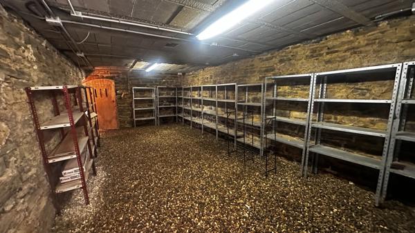 CHAVILLE Rive Droite - limite Sèvres - Maison rénovée de 4 pièces. 450 000 € **  - Référence  769-C