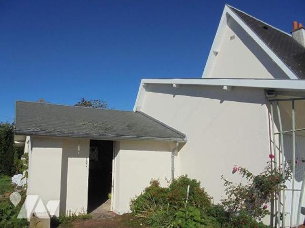 BEAUGENCY, pavillon, Loiret (45)

Pavillon comprenant : sas d'entrée, entrée avec placard, salo...