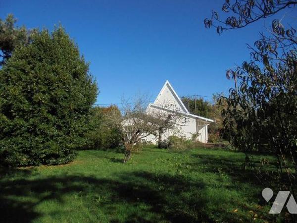 BEAUGENCY, pavillon, Loiret (45)

Pavillon comprenant : sas d'entrée, entrée avec placard, salo...