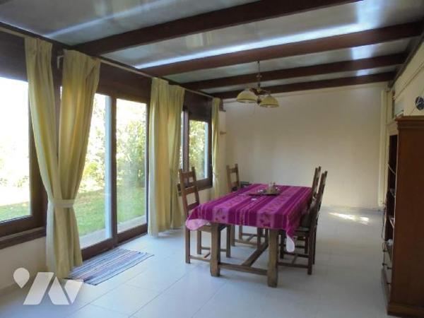 BEAUGENCY, pavillon, Loiret (45)

Pavillon comprenant : sas d'entrée, entrée avec placard, salo...