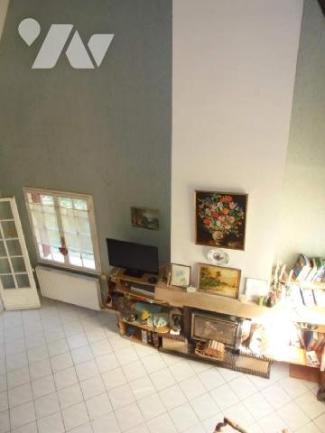 BEAUGENCY, pavillon, Loiret (45)

Pavillon comprenant : sas d'entrée, entrée avec placard, salo...