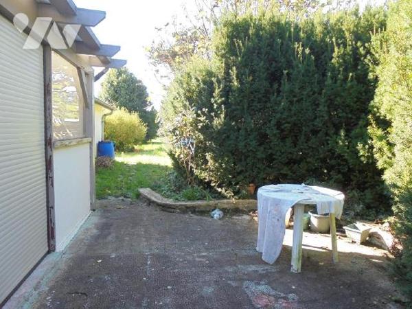 BEAUGENCY, pavillon, Loiret (45)

Pavillon comprenant : sas d'entrée, entrée avec placard, salo...