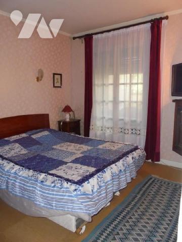 BEAUGENCY, pavillon, Loiret (45)

Pavillon comprenant : sas d'entrée, entrée avec placard, salo...