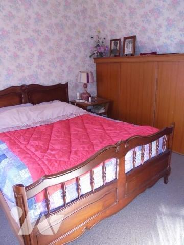 BEAUGENCY, pavillon, Loiret (45)

Pavillon comprenant : sas d'entrée, entrée avec placard, salo...