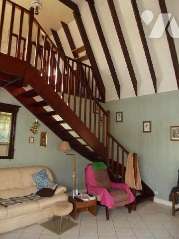 BEAUGENCY, pavillon, Loiret (45)

Pavillon comprenant : sas d'entrée, entrée avec placard, salo...