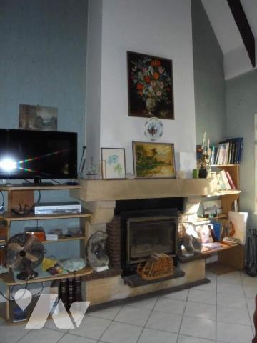 BEAUGENCY, pavillon, Loiret (45)

Pavillon comprenant : sas d'entrée, entrée avec placard, salo...