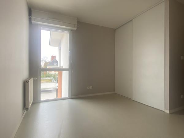 ERAUDIERE - T3 AVEC TERRASSE + BOX