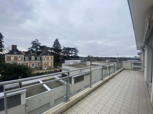 ERAUDIERE - T3 AVEC TERRASSE + BOX