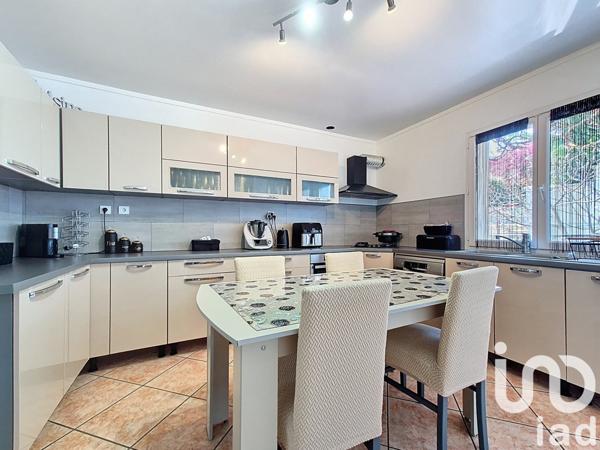 Maison 5 pièces de 160 m² à Vals-près-le-Puy (43750)