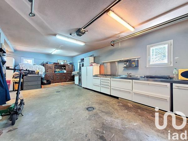 Maison 5 pièces de 160 m² à Vals-près-le-Puy (43750)