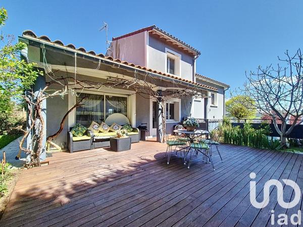 Maison 5 pièces de 160 m² à Vals-près-le-Puy (43750)