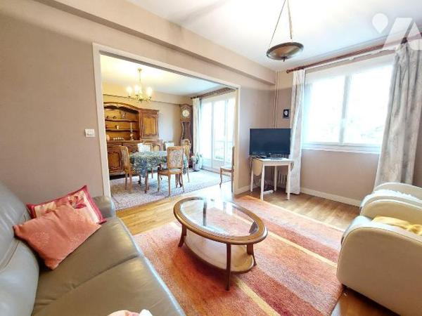 A VENDRE - SAINT-JACQUES-DE-LA-LANDE (35 - Côté RENNES)  - Proche métro - Au deuxième étage dan...