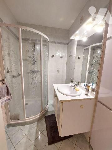 A VENDRE - SAINT-JACQUES-DE-LA-LANDE (35 - Côté RENNES)  - Proche métro - Au deuxième étage dan...