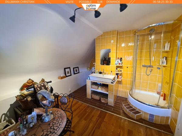 Maison jumelée d'un coté