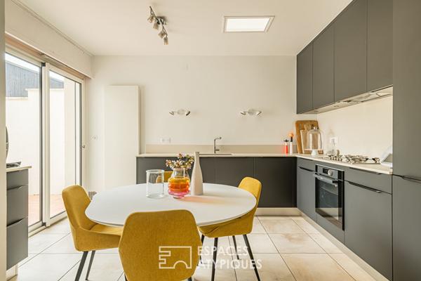 Une maison d’architecte iconique sublimée par une rénovation familiale d’exception