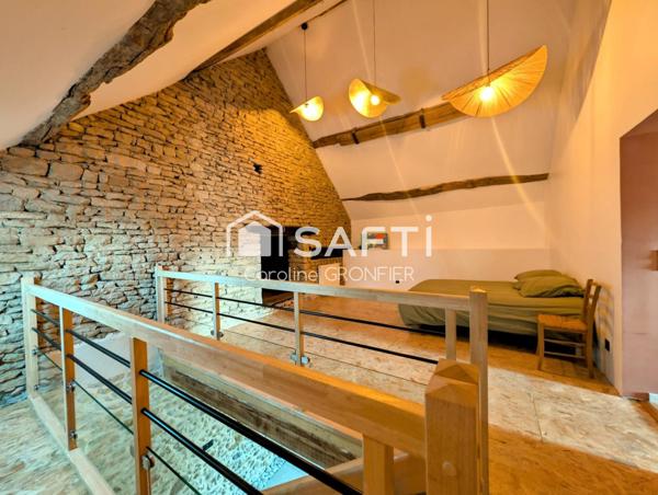 Maison en pierre rénovée 192m²