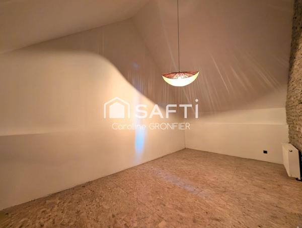 Maison en pierre rénovée 192m²
