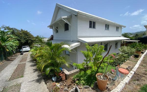 Maison à vendre    8 pièces •  Le Marin