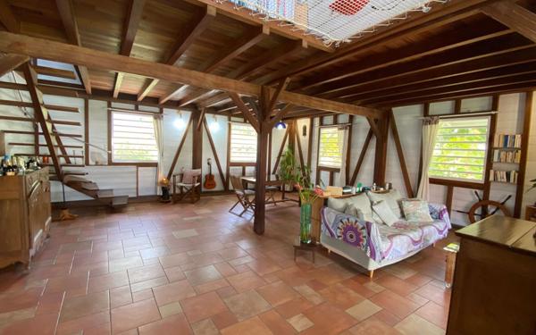 Maison à vendre    8 pièces •  Le Marin