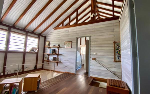 Maison à vendre    8 pièces •  Le Marin