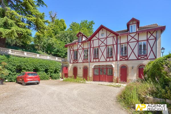 Maison Le Mesnil Le Roi 6 pièce(s) 192 m2 €795 000 ** - Référence 13126