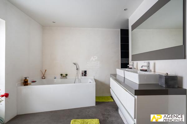 Maison quqartier historique 7 pièce(s) 129 m2 €950 000 ** - Référence 4596