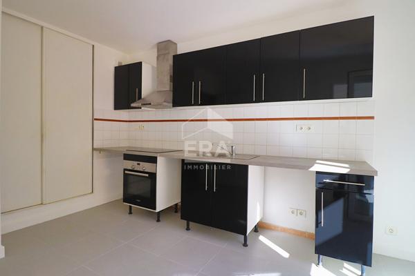 Maison Individuel 4 pièces 92 m² Quartier village Montolivet calme absolu , parking jardin patio