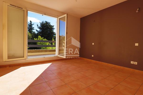 Maison Individuel 4 pièces 92 m² Quartier village Montolivet calme absolu , parking jardin patio