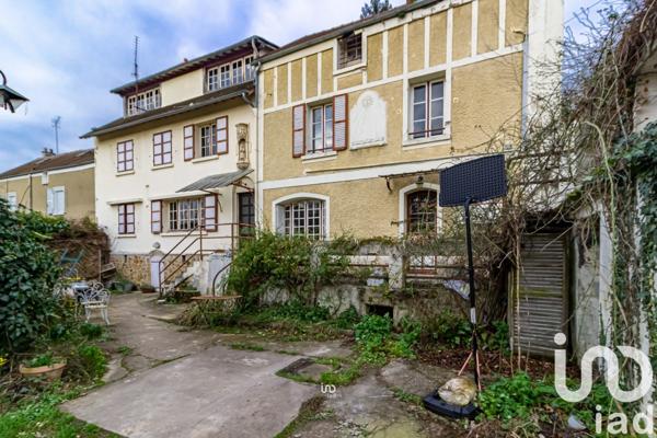 Maison 8 pièces de 250 m² à Vaux-sur-Seine (78740)