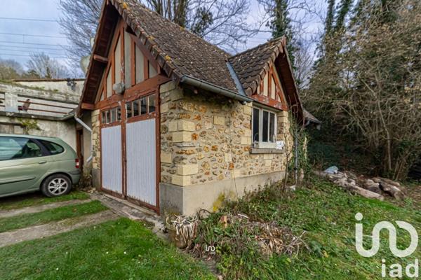 Maison 8 pièces de 250 m² à Vaux-sur-Seine (78740)