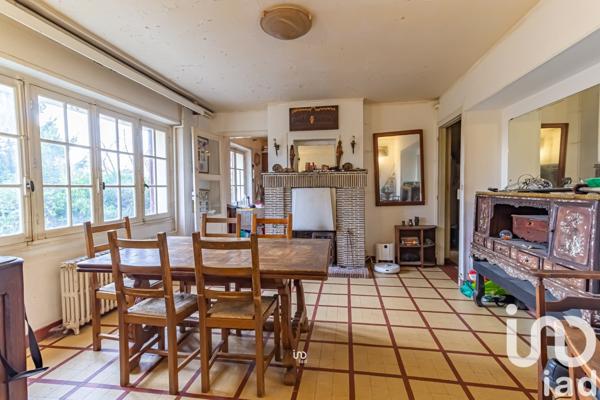 Maison 8 pièces de 250 m² à Vaux-sur-Seine (78740)