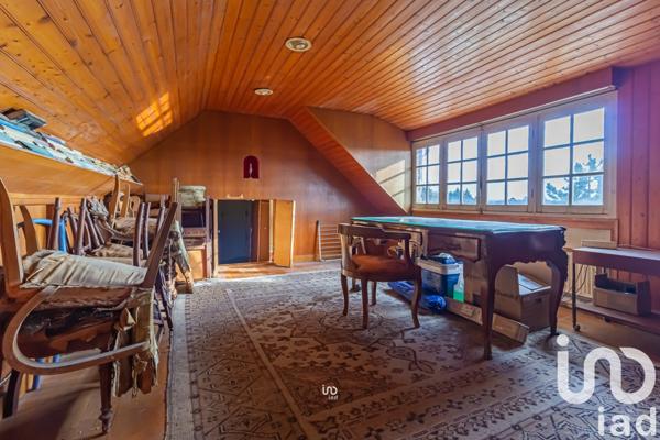 Maison 8 pièces de 250 m² à Vaux-sur-Seine (78740)