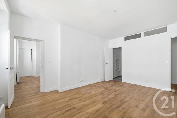 Appartement F2 à vendre  2 pièces - 44 m 2   PARIS  - 75011