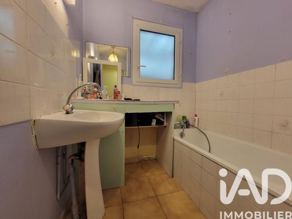 Immeuble à vendre 279 m² Le Puy-Notre-Dame