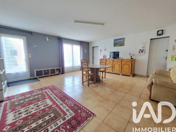 Immeuble à vendre 279 m² Le Puy-Notre-Dame