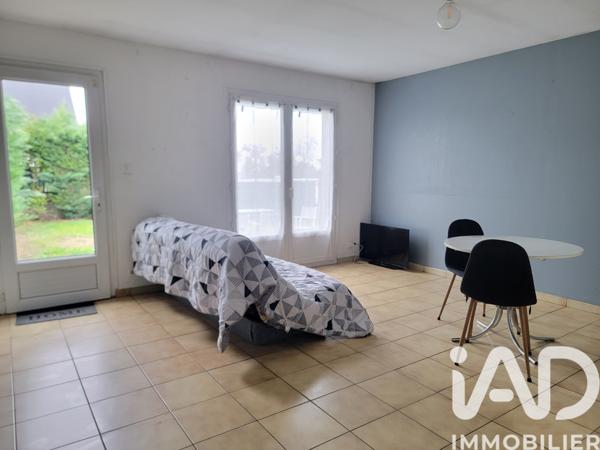 Immeuble à vendre 279 m² Le Puy-Notre-Dame