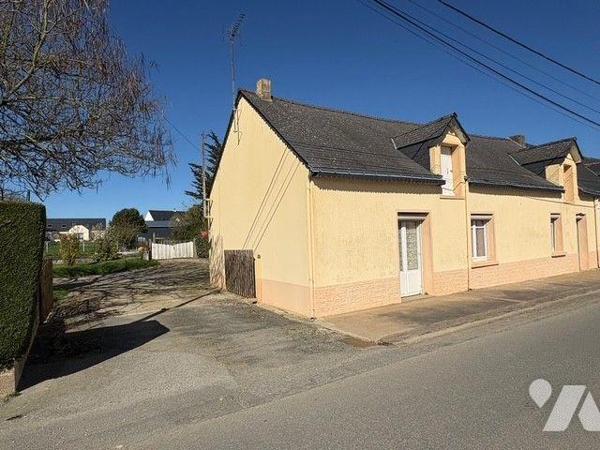 Située à seulement 4 minutes du bourg de Rougé et 9 minutes de Châteaubriant. 
Au coeur d'un v...