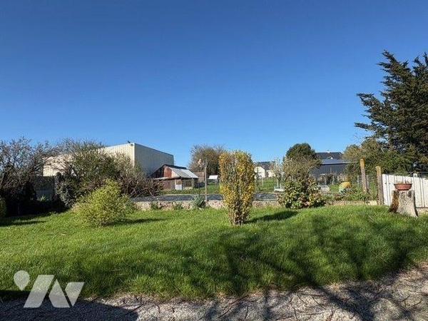 Située à seulement 4 minutes du bourg de Rougé et 9 minutes de Châteaubriant. 
Au coeur d'un v...