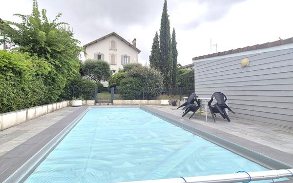 Maison à vendre    7 pièces • 195 m2 Mont-de-Marsan