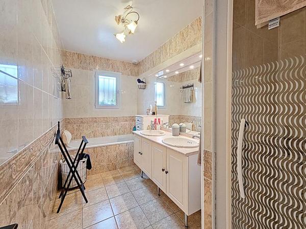 Maison  5 pièce(s) 110 m2