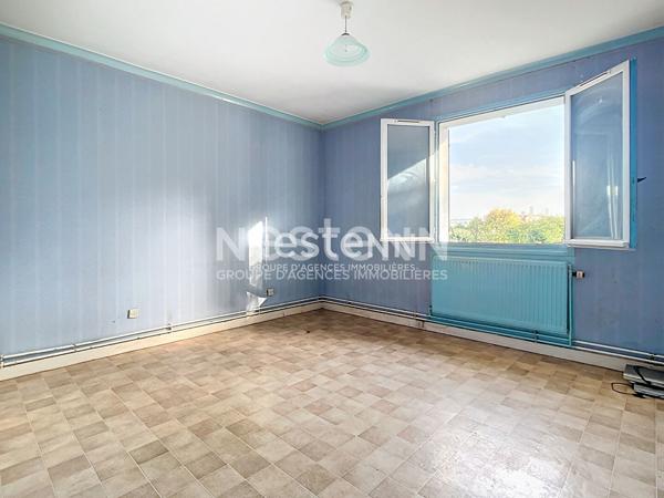 GLEIZE - maison de 143m2 - 6 chambres - jardin - garage - proche du centre de Villefranche - à rénover