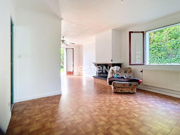 GLEIZE - maison de 143m2 - 6 chambres - jardin - garage - proche du centre de Villefranche - à rénover